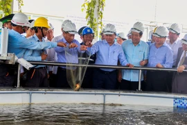 Thủ tướng thị sát hệ thống xử lý nước thải tại Formosa Hà Tĩnh