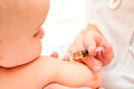 Yêu cầu làm rõ vụ bé 6 tháng tuổi chết sau tiêm kháng sinh