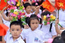 Bệnh sĩ - Gốc rễ của những lễ khai giảng năm học mới "hành xác"