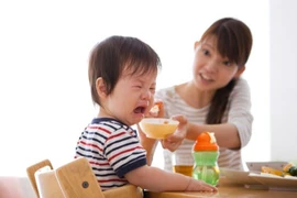 Bé uống sữa tươi: khi nào và bao nhiêu là hợp lý?