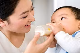 Dùng sữa đúng cách mới có lợi cho sức khỏe của trẻ 