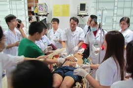 Đoàn chuyên gia thứ 2 Bộ Y tế tiếp tục vào Hà Tĩnh