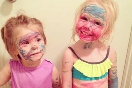 Những pha nghịch ngợm không thể tin nổi của trẻ con