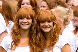 Hình ảnh khó tin trong lễ hội tóc đỏ dị nhất thế giới