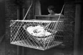 Cách trông trẻ quái lạ từng là mốt của người Mỹ 