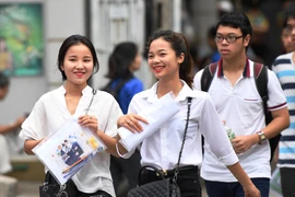 Hàng nghìn sinh viên bị “rơi rụng” mỗi năm: Công sức, tiền bạc đổ sông đổ biển