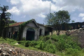 Rợn người phát hiện xác chết phân hủy trong căn nhà hoang