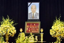 Xúc động lời ghi sổ tang viếng nguyên Tổng Bí thư Đỗ Mười