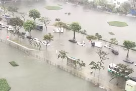 Mưa lũ hoành hành miền Trung: Đà Nẵng hoãn họp, Bộ Công an ra công điện ứng phó