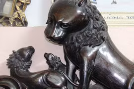 Chiêm ngưỡng sập gỗ 300 tuổi giá 2 triệu USD ở TPHCM