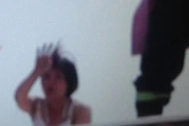 Lên nóc trụ sở Công an tự tử