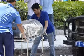 Người đàn ông bất ngờ tự thiêu trong công viên TPHCM