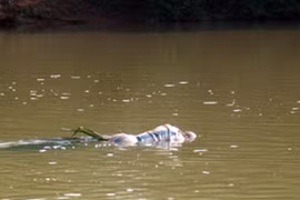 Nghi án học sinh bị giết, bỏ bao tải thả trôi sông?