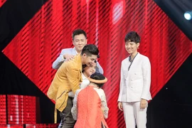 Cậu bé dân ca khiến giám khảo The Voice Kids "phát cuồng"