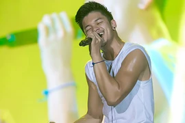 Trọng Hiếu khuấy động sân khấu Lễ hội Âm nhạc ĐNA