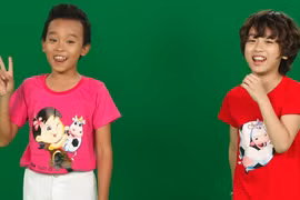 Quán quân Hồ Văn Cường nhí nhảnh ở hậu trường quay MV