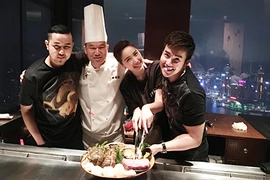 Ca sĩ Bảo Thy xinh tươi đón sinh nhật ở Hong Kong