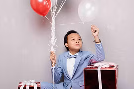 Quán quân Hồ Văn Cường háo hức đón Giáng sinh sớm