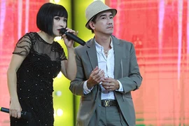 Phương Thanh nén chặt nỗi đau khi Minh Thuận qua đời