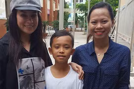 Phi Nhung xin nhập học cho Hồ Văn Cường ở Sài Gòn
