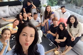 Ngọc Thúy vui vẻ cùng bạn mặc ồn ào với Phan Như Thảo