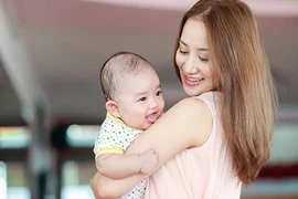 Không thể không yêu khi ngắm con trai Khánh Thi - Phan Hiển