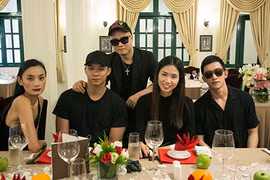 Đỗ Mạnh Cường đón sinh nhật cùng các nàng thơ, chàng thơ