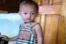 Mẹ vào bếp 2 phút, con trai 20 tháng tuổi mất tích bí ẩn