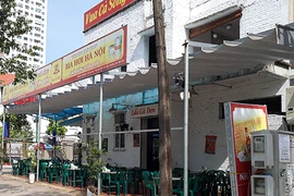 Nắng nóng kỷ lục, hàng quán vỉa hè Hà Nội ế thảm