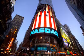 Xu hướng lên sàn tại Mỹ của các ông lớn công nghệ châu Á