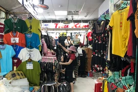 Thời trang Việt nỗ lực tìm giải pháp thích nghi