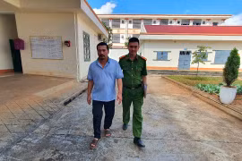 Bắt chủ quán Karaoke cho khách thuê phòng sử dụng ma tuý