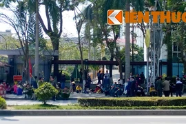 Dân vây UBND tỉnh Thanh Hóa đòi bờ biển mưu sinh