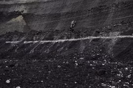 Thiếu năng lượng, Ukraine mua than đá từ Australia