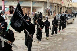 IS hành quyết 100 chiến binh đào tẩu