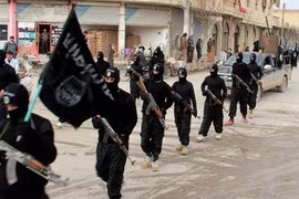 IS hành quyết 100 chiến binh đào tẩu