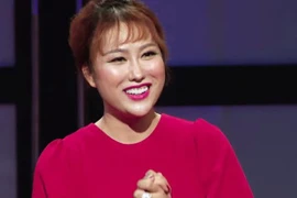 Phi Thanh Vân nói gì trước lời “gạ yêu” của đấng mày râu?