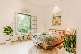 Cải tạo căn hộ studio nằm trong biệt thự Pháp cổ theo phong cách Rustic