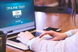 Rời phòng thi online rồi nói dối "Ba bị tai nạn", một sinh viên... "gặp hoạ"