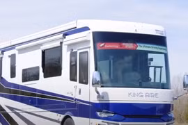 Video: Những căn nhà di động mang phong cách hoàng gia