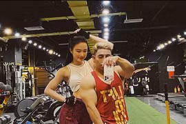 Từ 'bà mẹ nhí', Angela Phương Trinh hóa thân thành 'nữ hoàng cơ bắp'