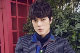 Yêu cùng lúc 4 phụ nữ, mỹ nam showbiz Trung Quốc bị tẩy chay