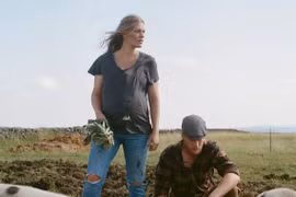 Cặp vợ chồng bỏ phố về làm nông dân và câu chuyện vỡ mộng