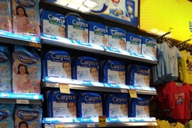 Diana Unicharm ủng hộ tã giấy người lớn và khăn ướt cho BV Bạch Mai