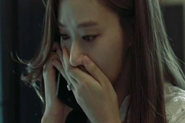 Bí mật động trời trong điện thoại của vợ khiến tôi hoàn toàn gục ngã