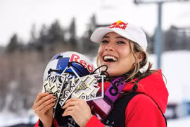 Thành tích học tập đáng nể của nữ VĐV thể thao xinh đẹp