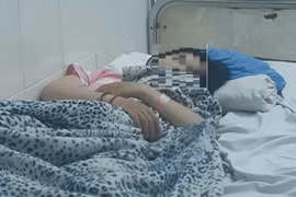 Bêu tên dưới cờ là cách giáo dục dựa trên sự đau đớn của học trò