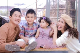 Bố cắt tóc, nhóc tỳ nhà Hải Băng - Thành Đạt biểu cảm "khó đỡ"