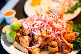 Thưởng thức thịt cừu cà ri có 1-0-2 ở nhà hàng Moti Mahal