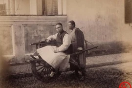 "Soi kỹ" cuộc sống và con người Trung Hoa cuối thời nhà Thanh 